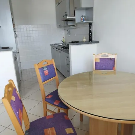 Penthouse Antonia سبليت